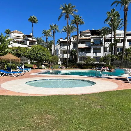 Alcazaba إِستيبونا