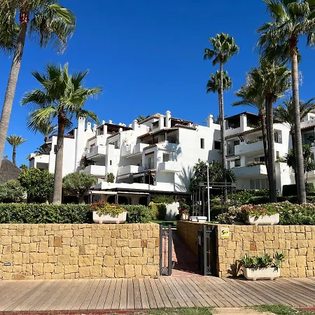 Alcazaba إِستيبونا